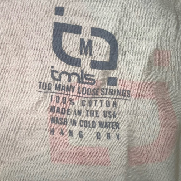 TOO MANY LOOSE STRINGS ⚡️ beware graphic tee - Picture 3 of 3